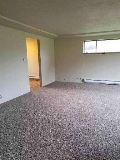 Main picture of 404 99th St E