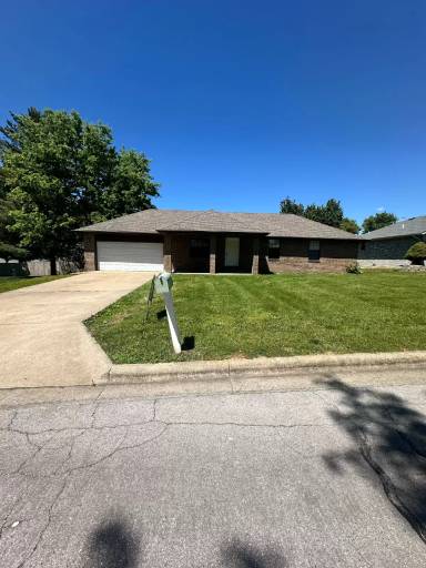 Main picture of 707 S Poplar St