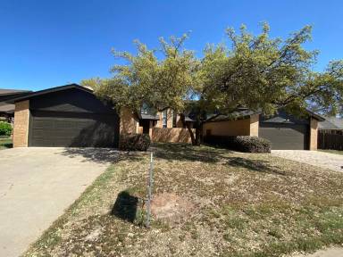 Main picture of 3204 65th St