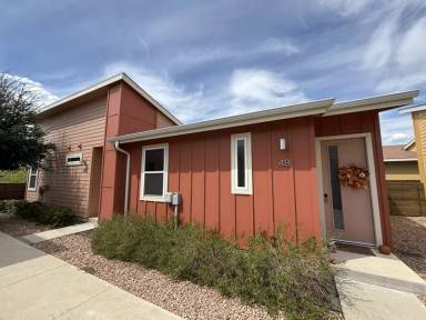 Main picture of Estates at Plum Creek