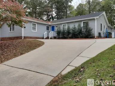 Main picture of 805 NW Maynard Rd