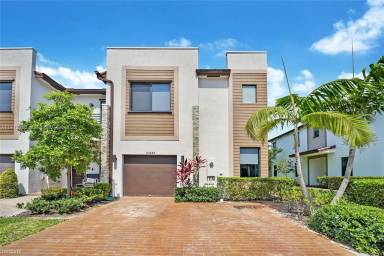 Main picture of 20682 NE 2nd Ct