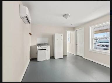 Main picture of 205 E Main St