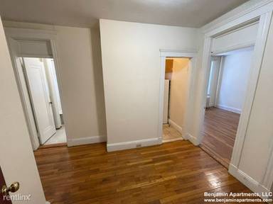 Main picture of 1203 Boylston St