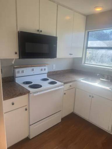 Main picture of 215 N Jones St