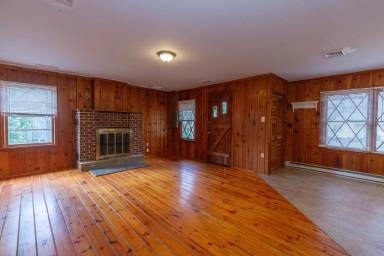 Main picture of 15 Gray Fox Rd