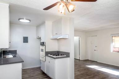 Main picture of 1222 E Lexington Dr