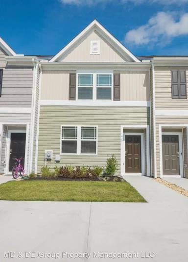 Main picture of 417 Creekbed Cir