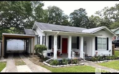 Main picture of 1205 Combs St