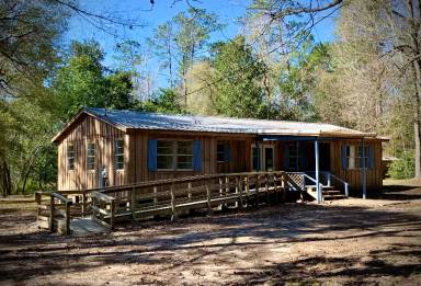 Main picture of 285 Marion Dr N