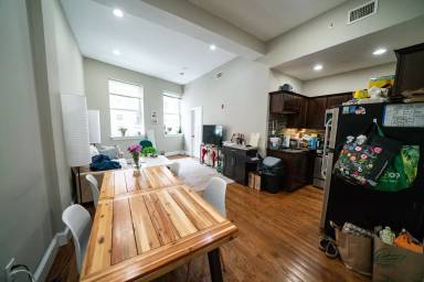 Main picture of 493 Commonwealth Ave