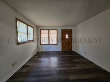 Main picture of 1035 S Emporia Ave