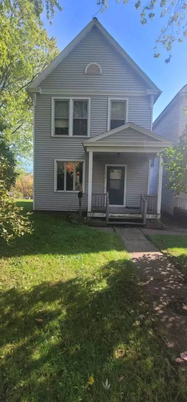 Main picture of 1212 E 2nd St