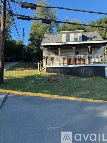 Main picture of 740 Grant Ave