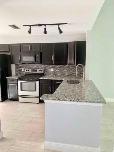 Main picture of 871 Stonybrook Cir