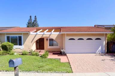 Main picture of 45548 Cherokee Ln