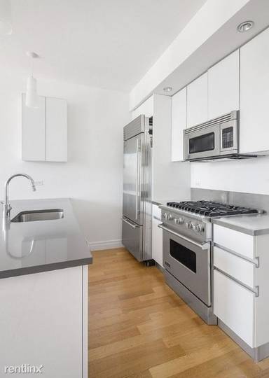 Main picture of 554 W 54th St
