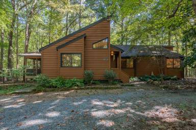 Main picture of 5504 Hideaway Dr