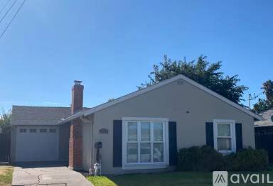 Main picture of 2728 Capistrano St