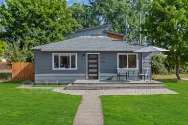 Main picture of 1717 E Lakeside Ave