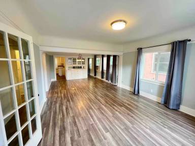 Main picture of 1027 E 2nd St