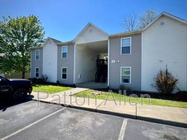 Main picture of 8 Zell Ln