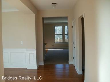 Main picture of 925 Golden Bell Ln