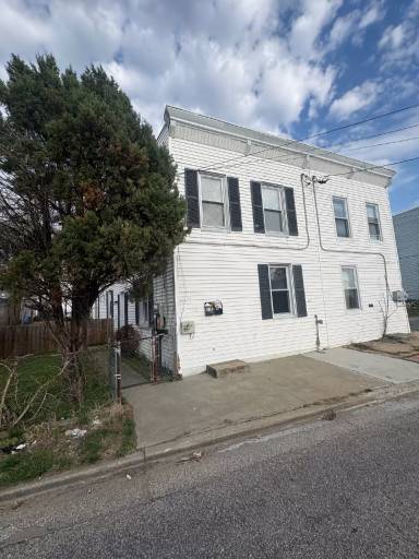 Main picture of 11 Sollers Point Rd
