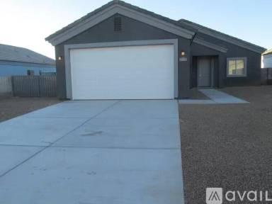 Main picture of 3356 E El Tovar Ave