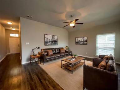 Main picture of 8113 Northgate Loop
