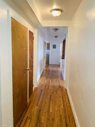 Main picture of 411 Warburton Ave