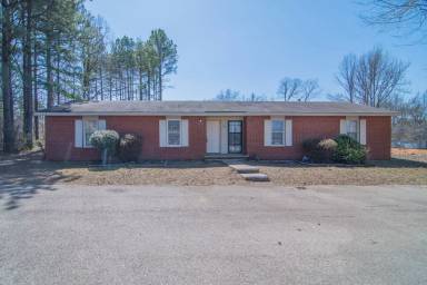 Main picture of 705 June Dr