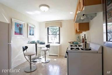 Main picture of 247 Lakeview Ave