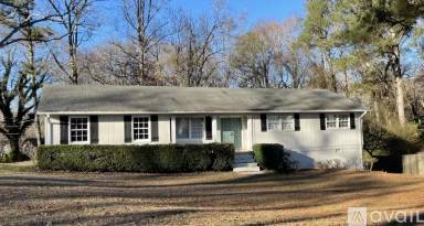 Main picture of 910 Concord Rd SW