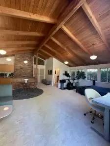 Main picture of 1104 Hillcrest Dr