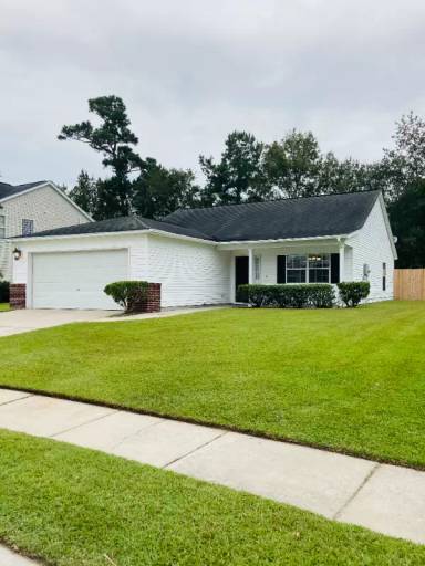Main picture of 98 Creek Bend Dr