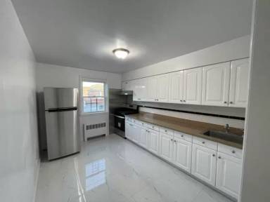 Main picture of 1376 Crosby Ave