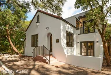 Main picture of 1208 W 22nd 1/2 St