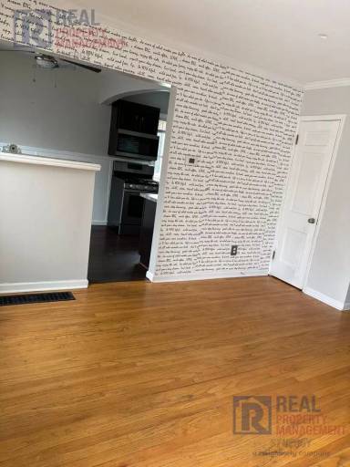 Main picture of 1034 Lincoln Ave