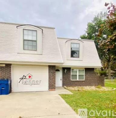 Main picture of 604 NE Magellan Ave