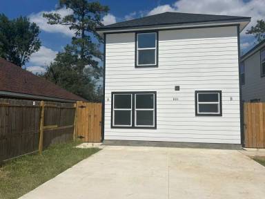 Main picture of 8213 Bigwood St