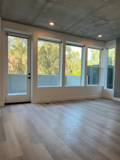Main picture of 3660 Reynard Way