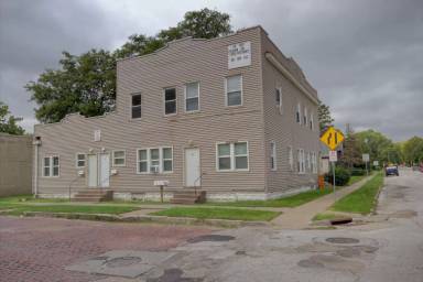 Main picture of 332 Oak St