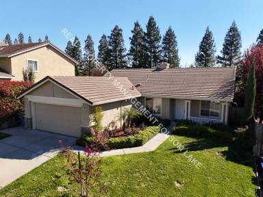 Main picture of 738 Agostini Cir