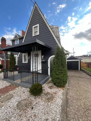 Main picture of 2240 Cleveland Ave