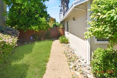 Main picture of 271 Azores Ct