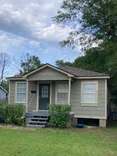 Main picture of 406 N Texas St