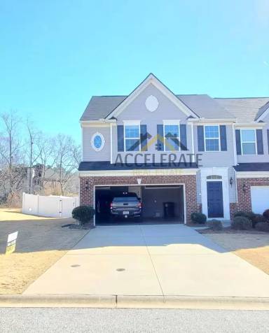 Main picture of 375 Bellerive Dr