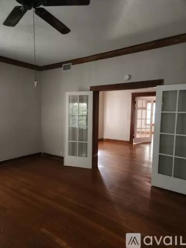 Main picture of 1027 W Mistletoe Ave
