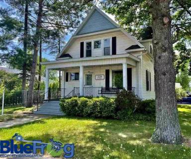 Main picture of 328 Broadway